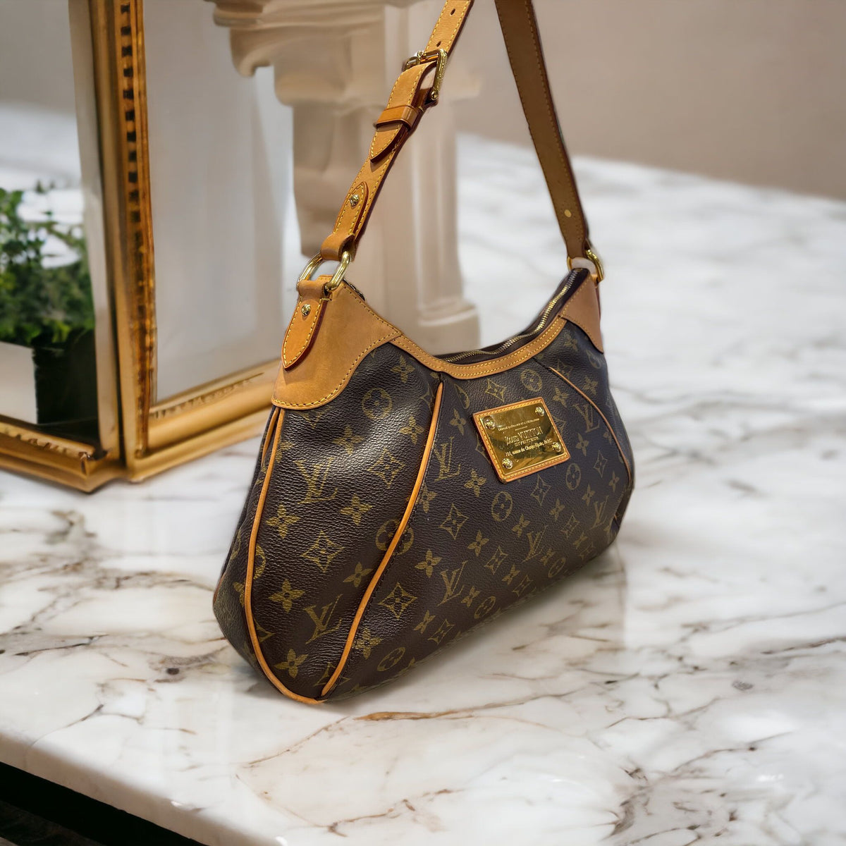 Sac Louis Vuitton Thames Gm Monogram + facture & Dustbag, – Cash Converters  Suisse