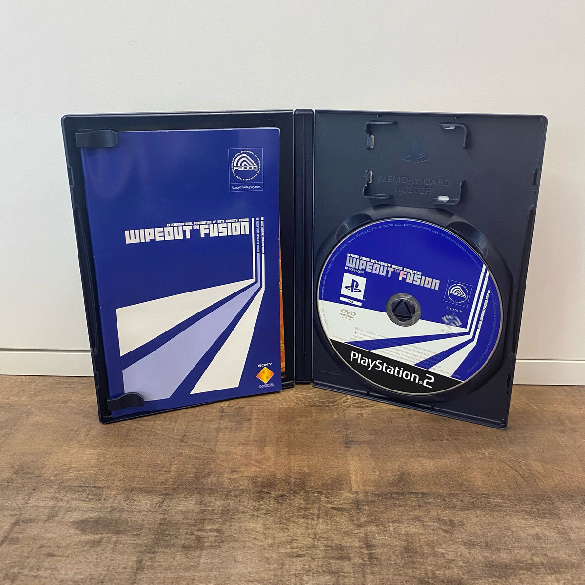 Jeu PS2 WIPEOUT FUSION - Version Française Complète (Boîtier + Notice) - Bon État