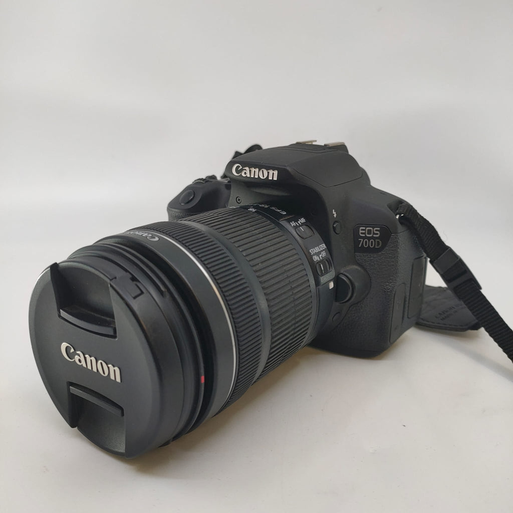 Reflex numérique Canon EOS 700d + 18-135mm