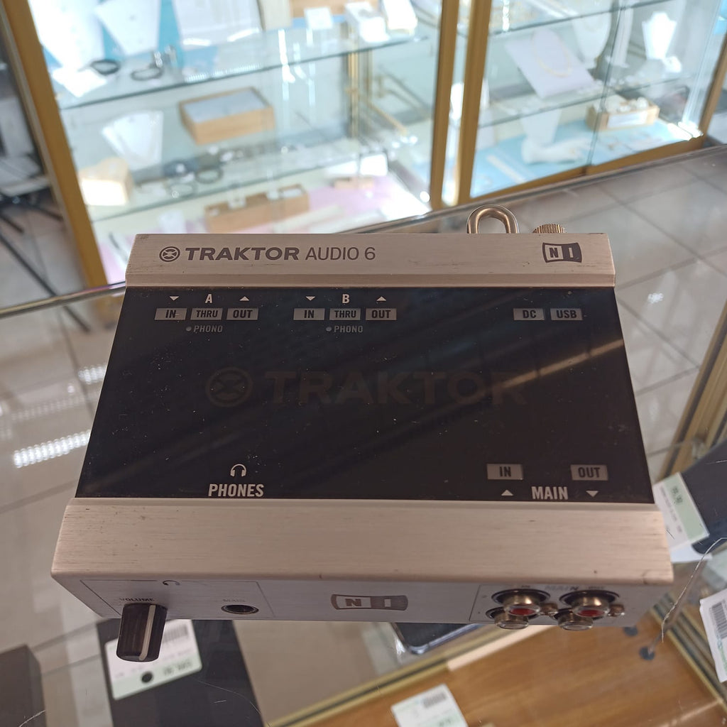 Traktor Audio 6