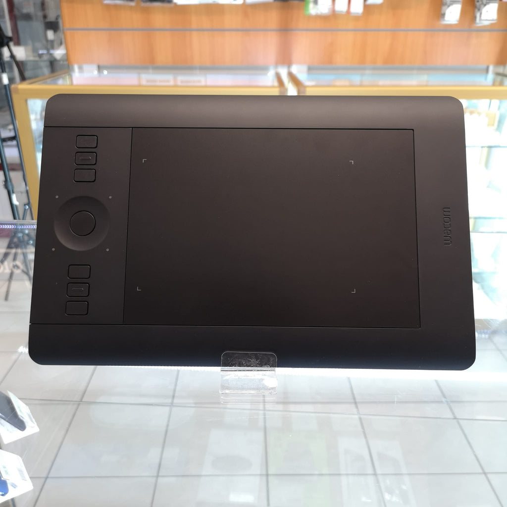 Tablette graphique Wacom PTH-451 - sans stylet