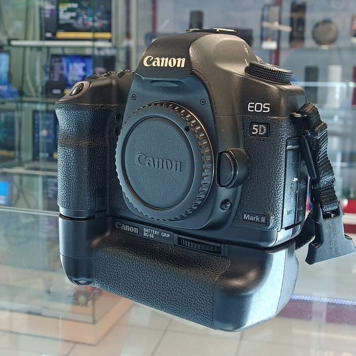 Appareil Photo Canon EOS 5D Mark 2 avec Accessoire,