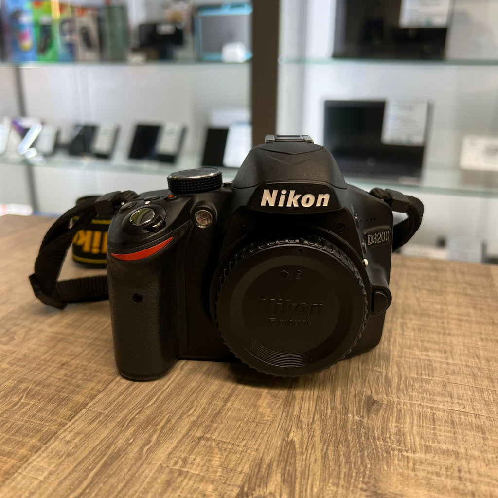 Nikon D3200 + Chargeur