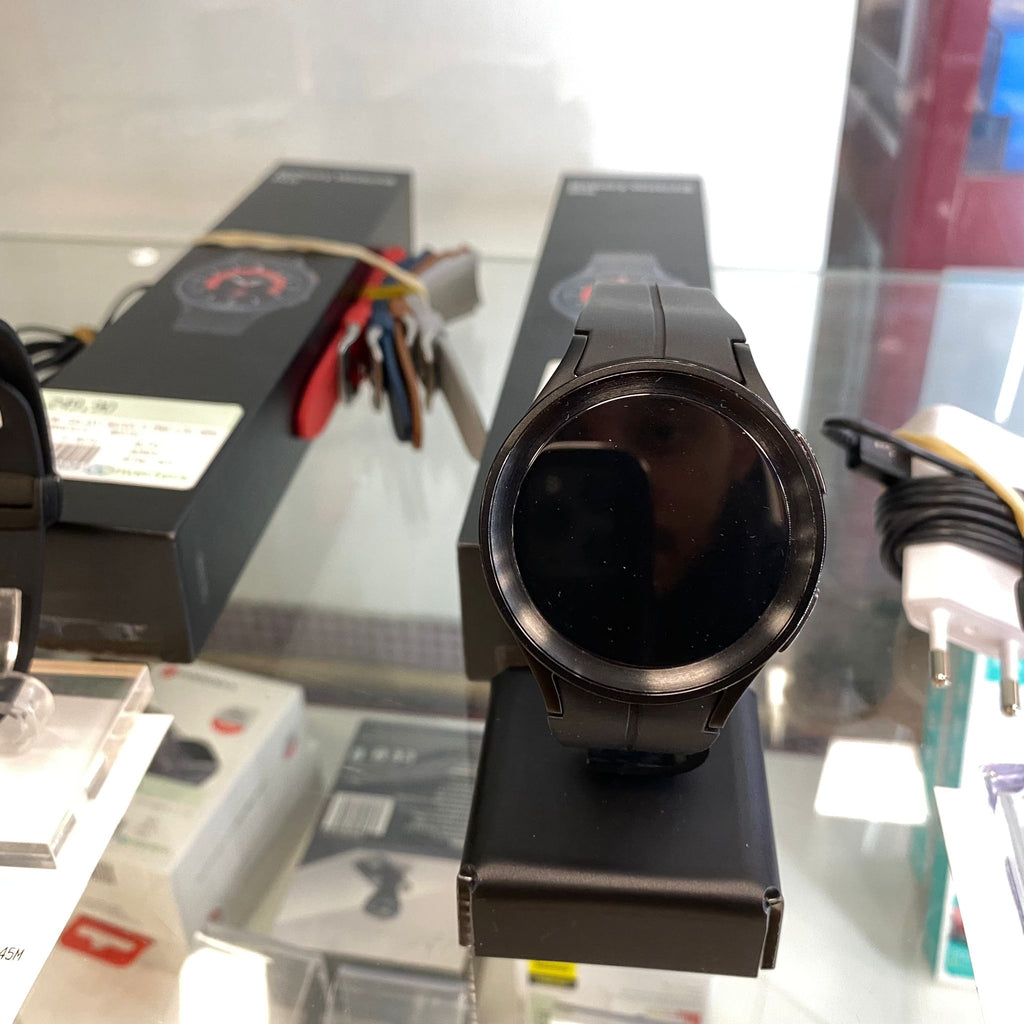 Montre connectée  Samsung galaxy watch 5 pro LTE 44mm + boite