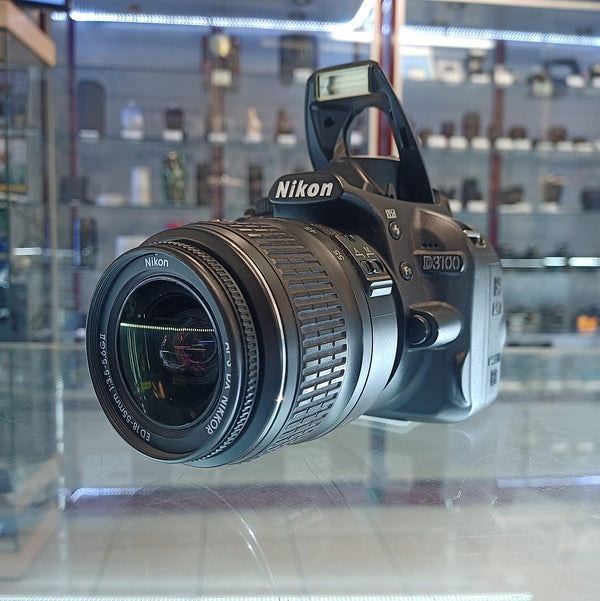 Appareil photo - Nikon D3100 avec avec objectif Nikon Dx 18-55mm