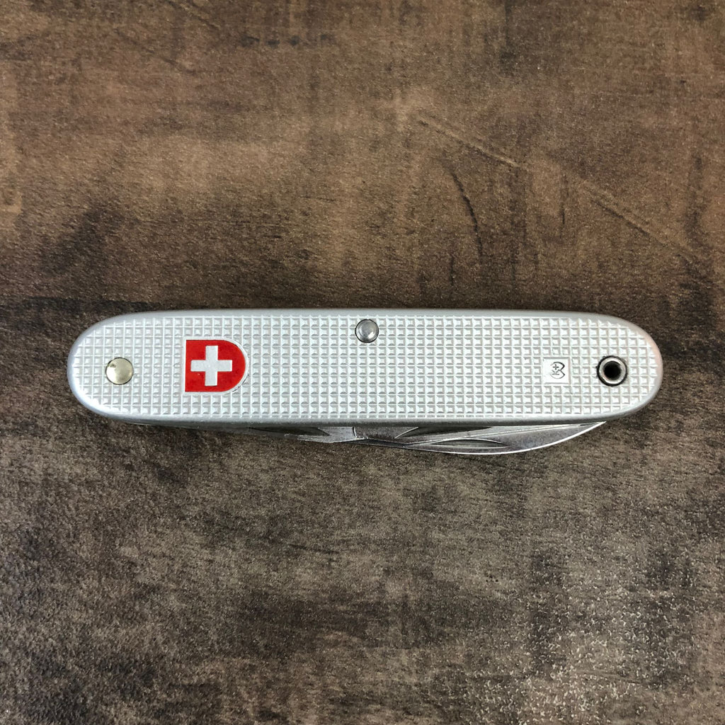 Couteau Suisse de poche Victorinox rouge Camper